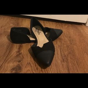 Black cute flats 🙃